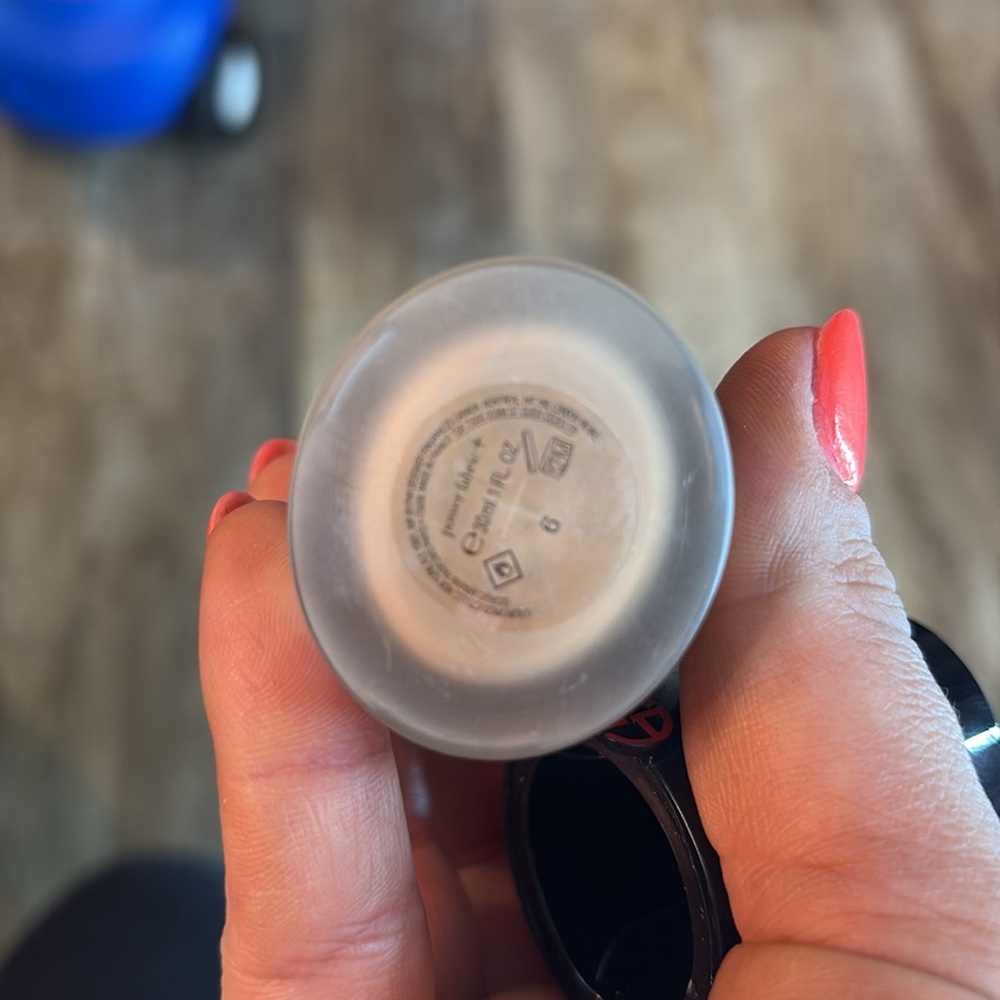Giorgio Armani Power Fabric+ Foundation - Cream #6 - Picture 3 of 3